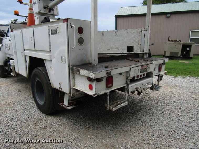 image for item DG1360 1991 Ford F800 digger derrick truck