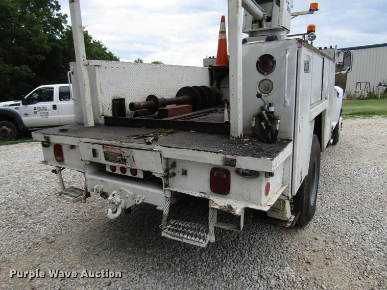 image for item DG1360 1991 Ford F800 digger derrick truck