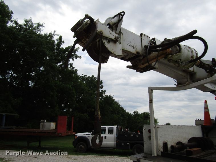 image for item DG1360 1991 Ford F800 digger derrick truck