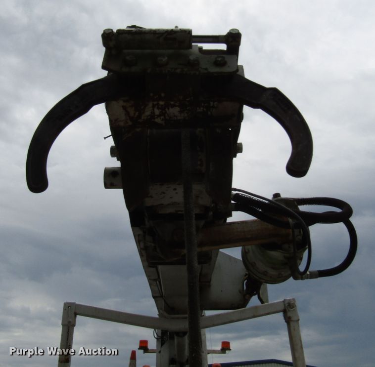 image for item DG1360 1991 Ford F800 digger derrick truck