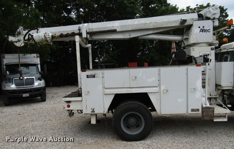 image for item DG1360 1991 Ford F800 digger derrick truck