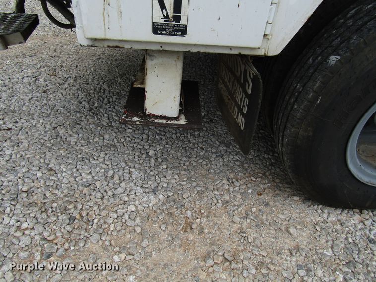 image for item DG1360 1991 Ford F800 digger derrick truck