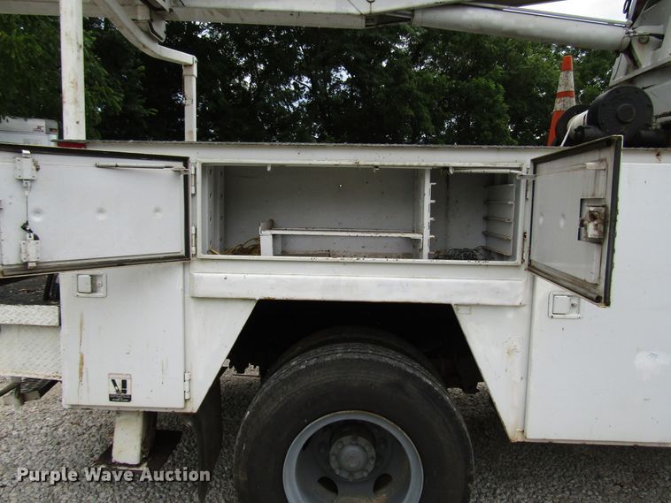 image for item DG1360 1991 Ford F800 digger derrick truck