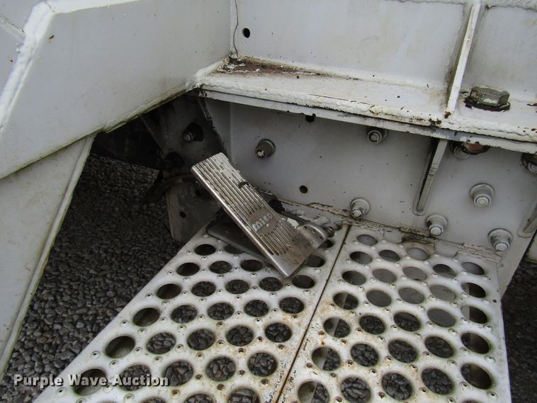 image for item DG1360 1991 Ford F800 digger derrick truck