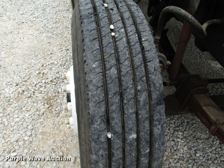 image for item DG1360 1991 Ford F800 digger derrick truck