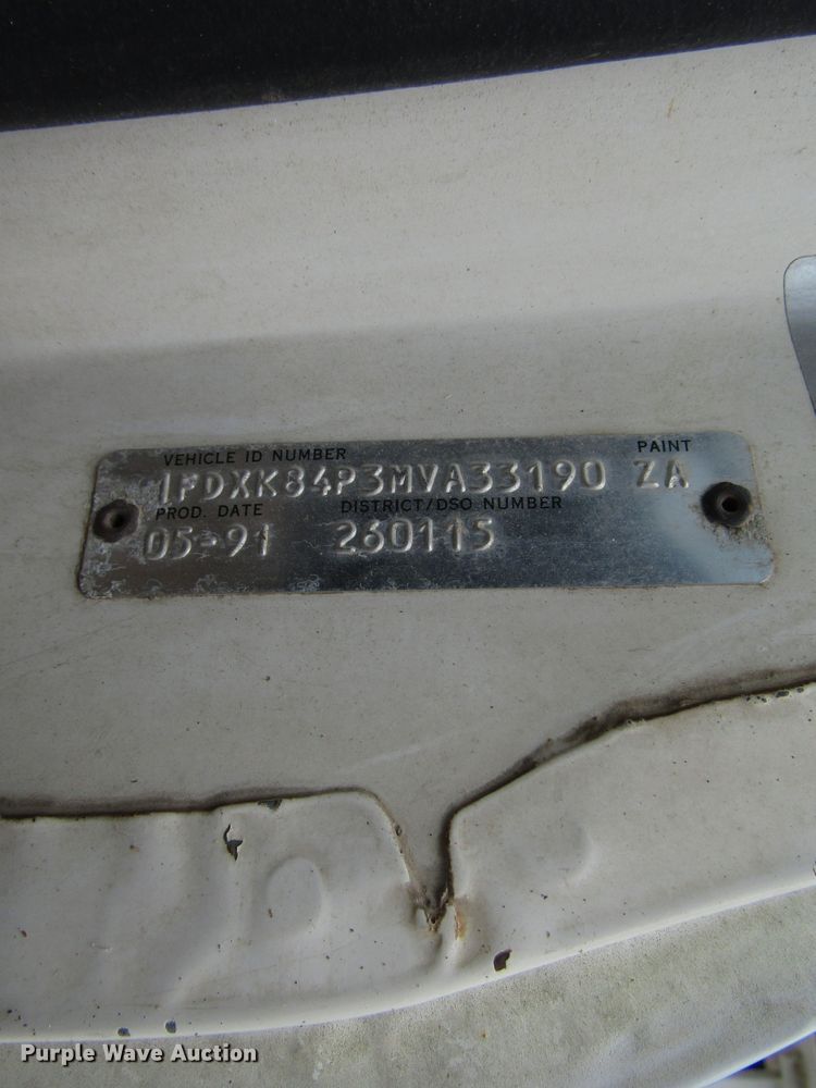 image for item DG1360 1991 Ford F800 digger derrick truck