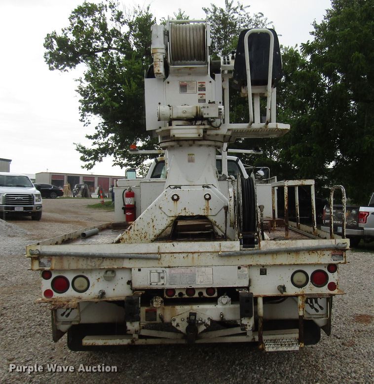 image for item DG1361 2004 Ford F750 Super Duty digger derrick truck