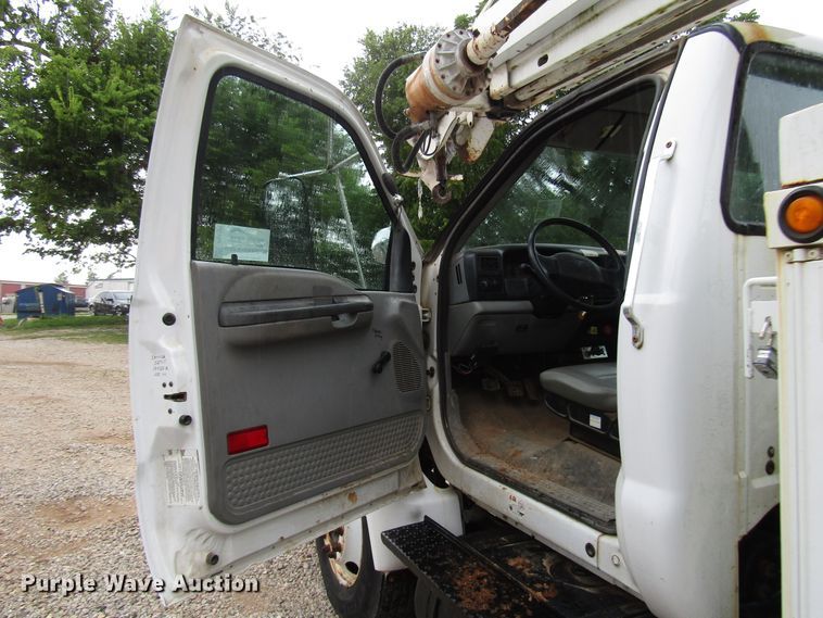 image for item DG1361 2004 Ford F750 Super Duty digger derrick truck
