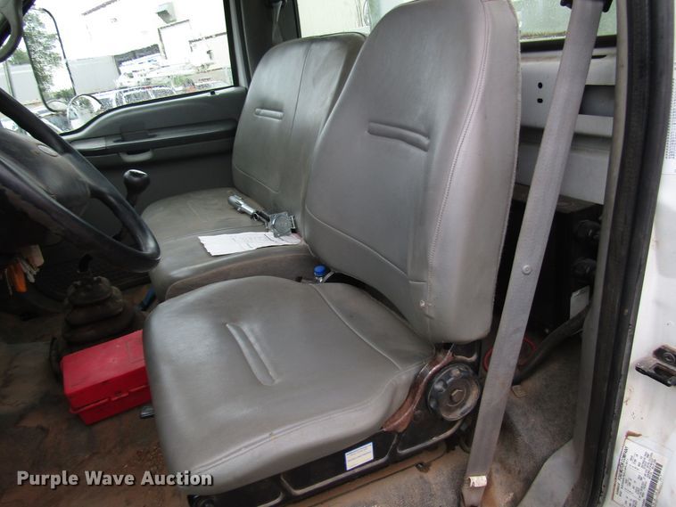 image for item DG1361 2004 Ford F750 Super Duty digger derrick truck