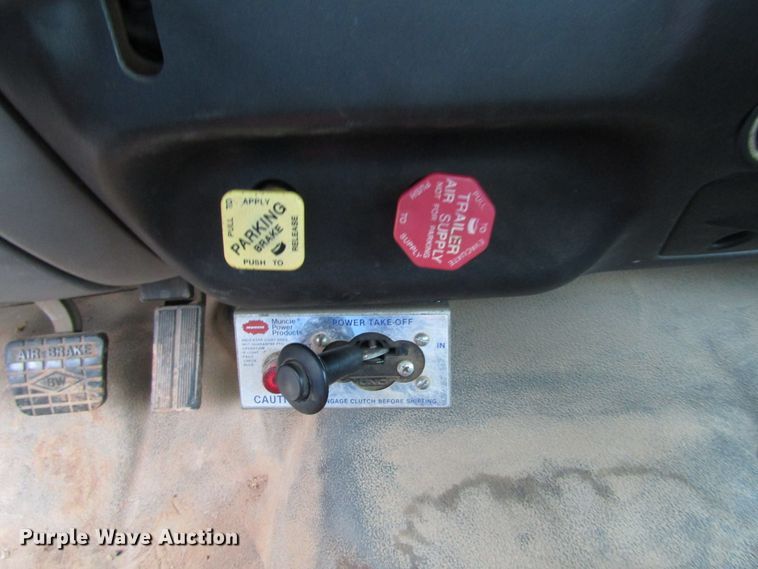 image for item DG1361 2004 Ford F750 Super Duty digger derrick truck