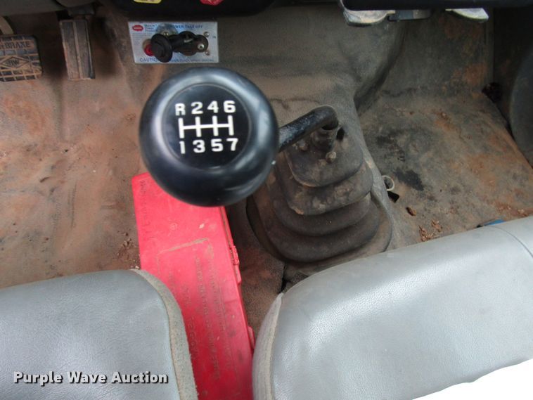 image for item DG1361 2004 Ford F750 Super Duty digger derrick truck