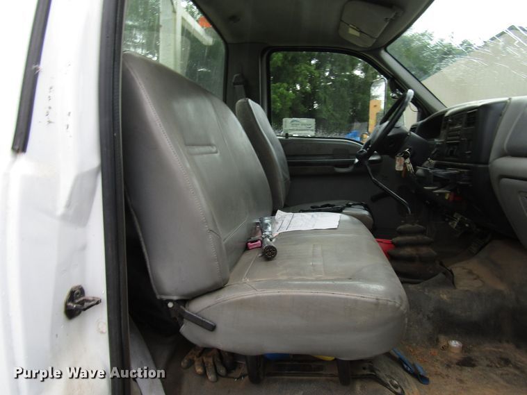 image for item DG1361 2004 Ford F750 Super Duty digger derrick truck