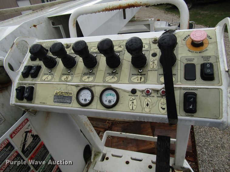 image for item DG1361 2004 Ford F750 Super Duty digger derrick truck