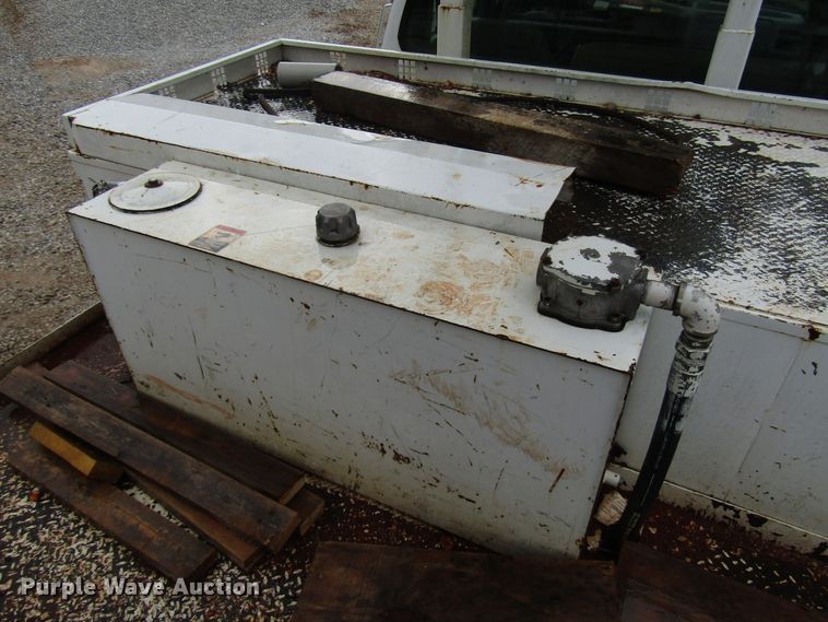 image for item DG1361 2004 Ford F750 Super Duty digger derrick truck