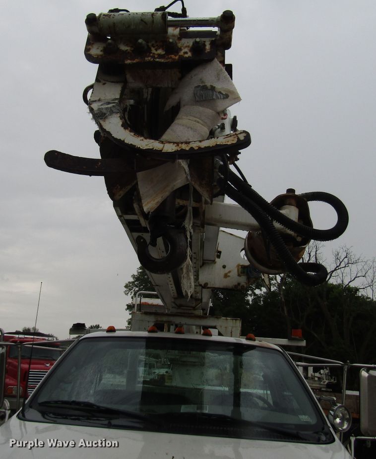 image for item DG1361 2004 Ford F750 Super Duty digger derrick truck