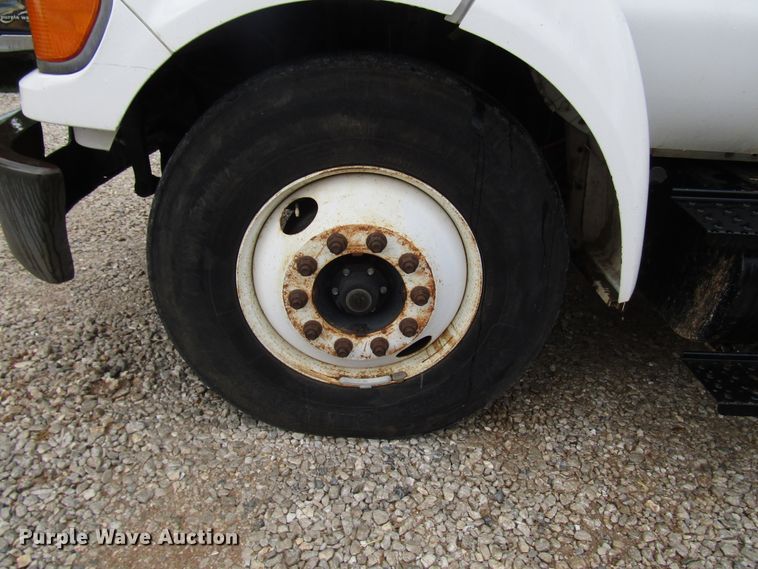 image for item DG1361 2004 Ford F750 Super Duty digger derrick truck