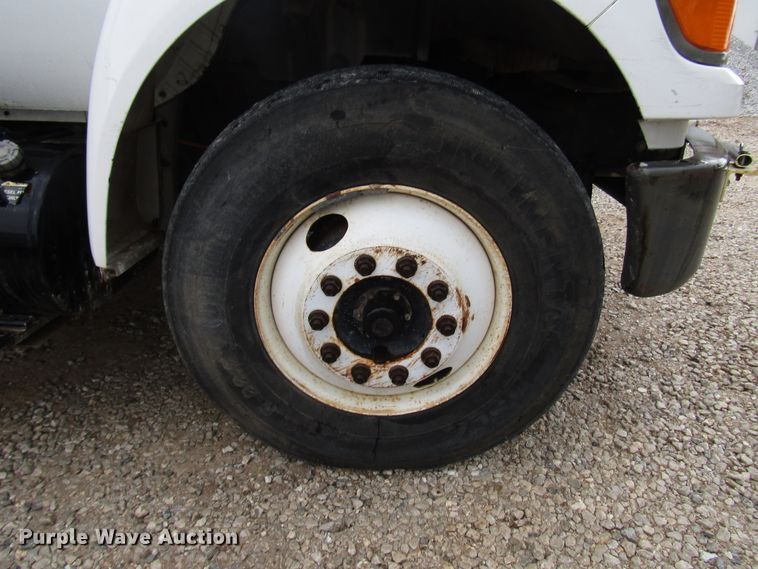 image for item DG1361 2004 Ford F750 Super Duty digger derrick truck