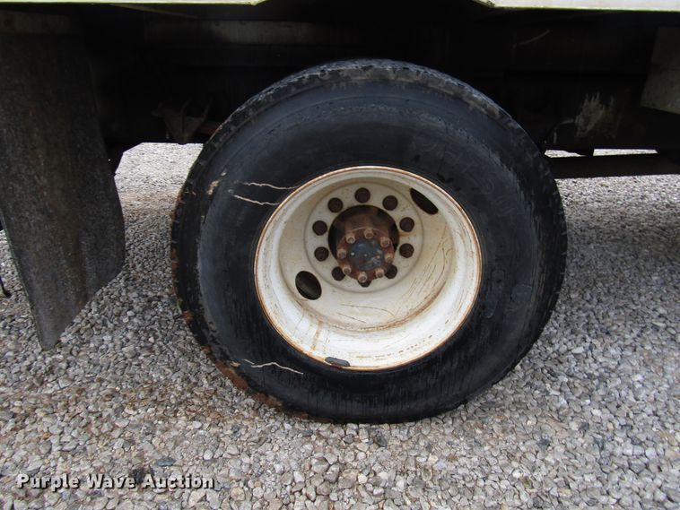 image for item DG1361 2004 Ford F750 Super Duty digger derrick truck