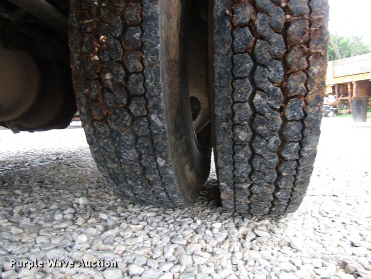 image for item DG1361 2004 Ford F750 Super Duty digger derrick truck