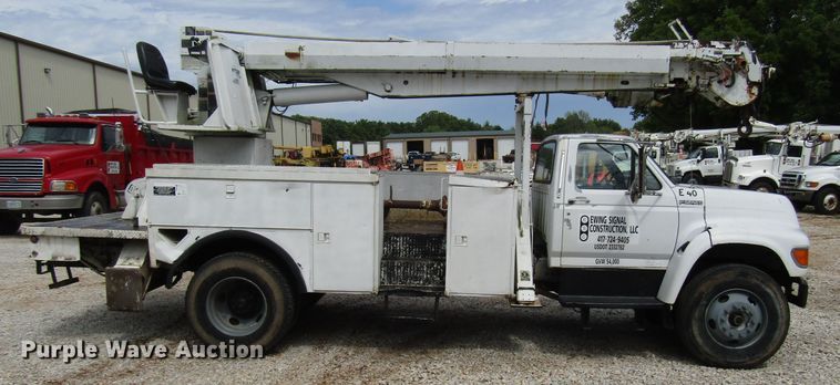 image for item DG1363 1999 Ford F800 digger derrick truck