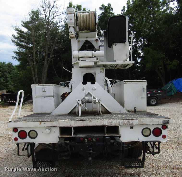 image for item DG1363 1999 Ford F800 digger derrick truck