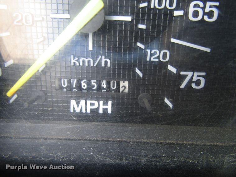 image for item DG1363 1999 Ford F800 digger derrick truck