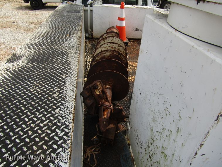 image for item DG1363 1999 Ford F800 digger derrick truck