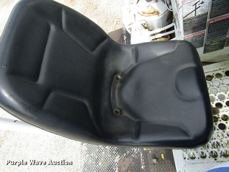 image for item DG1363 1999 Ford F800 digger derrick truck