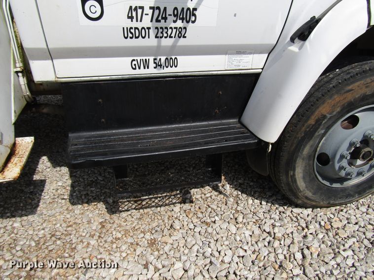 image for item DG1363 1999 Ford F800 digger derrick truck