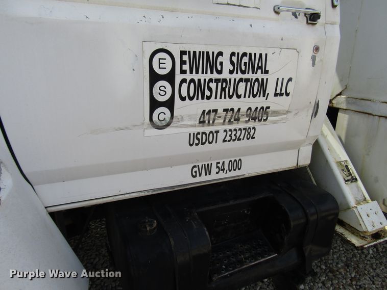 image for item DG1363 1999 Ford F800 digger derrick truck