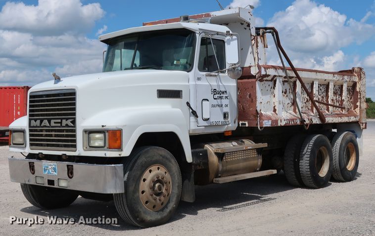 image for item DG3289 1991 Mack CH613 dump truck