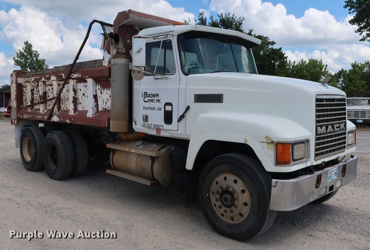 image for item DG3289 1991 Mack CH613 dump truck