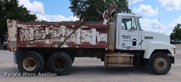 image for item DG3289 1991 Mack CH613 dump truck