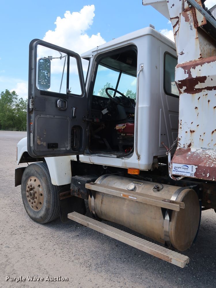 image for item DG3289 1991 Mack CH613 dump truck