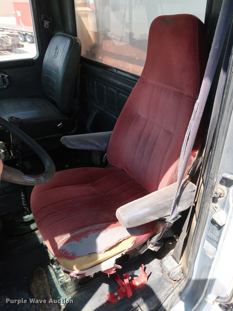 image for item DG3289 1991 Mack CH613 dump truck