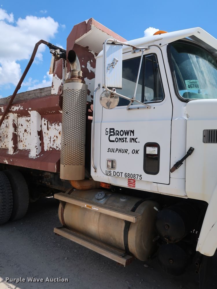 image for item DG3289 1991 Mack CH613 dump truck