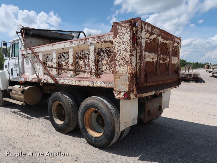 image for item DG3289 1991 Mack CH613 dump truck