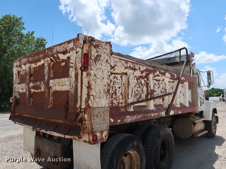 image for item DG3289 1991 Mack CH613 dump truck