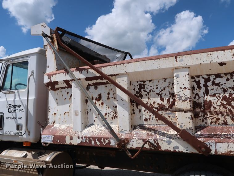 image for item DG3289 1991 Mack CH613 dump truck