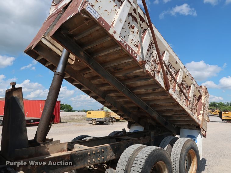 image for item DG3289 1991 Mack CH613 dump truck