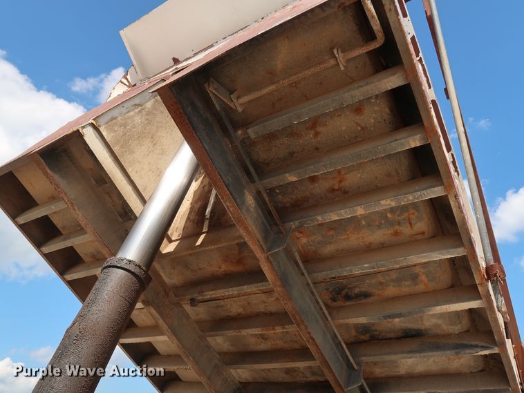 image for item DG3289 1991 Mack CH613 dump truck