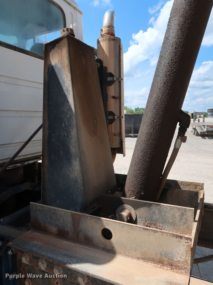 image for item DG3289 1991 Mack CH613 dump truck