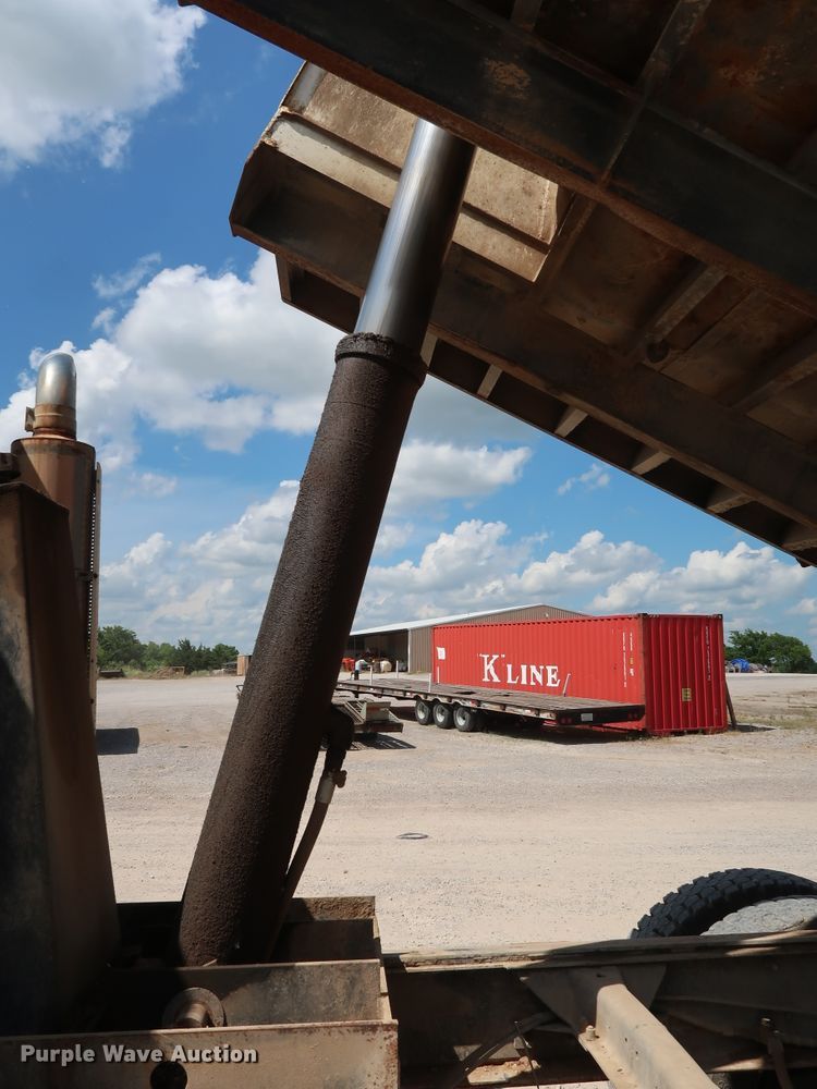 image for item DG3289 1991 Mack CH613 dump truck