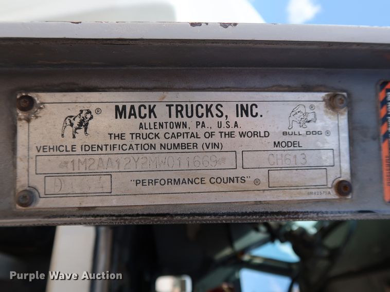 image for item DG3289 1991 Mack CH613 dump truck
