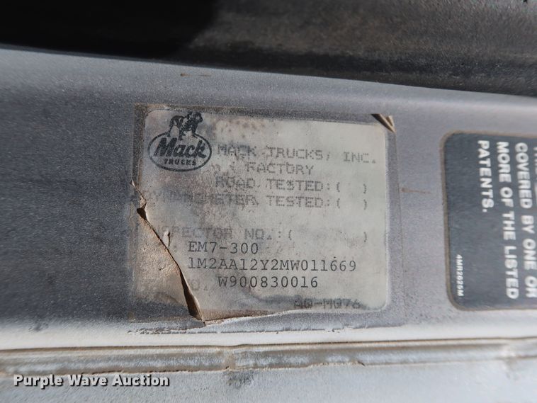 image for item DG3289 1991 Mack CH613 dump truck