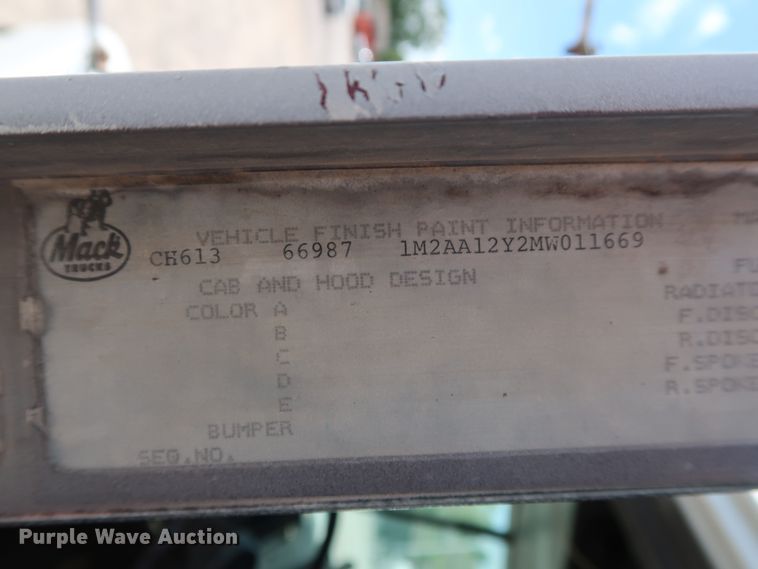 image for item DG3289 1991 Mack CH613 dump truck