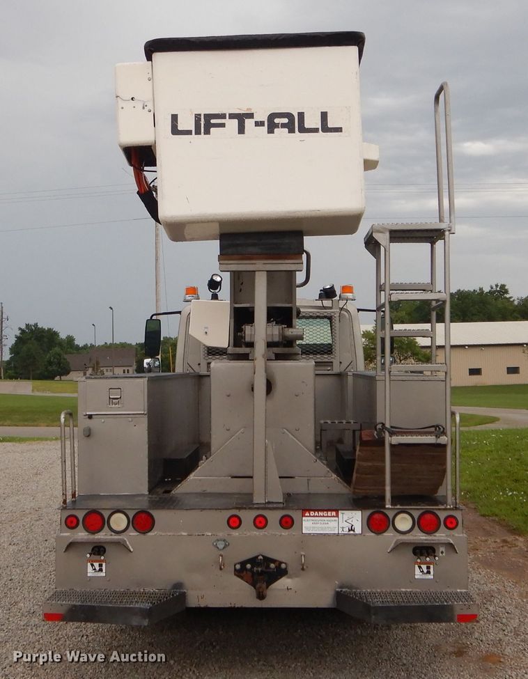 image for item DH6044 2005 International 4400 bucket truck