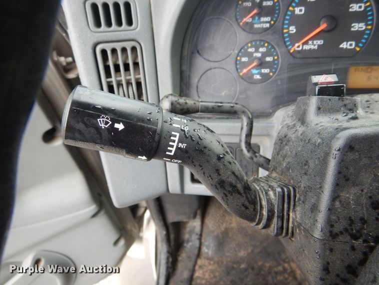 image for item DH6044 2005 International 4400 bucket truck