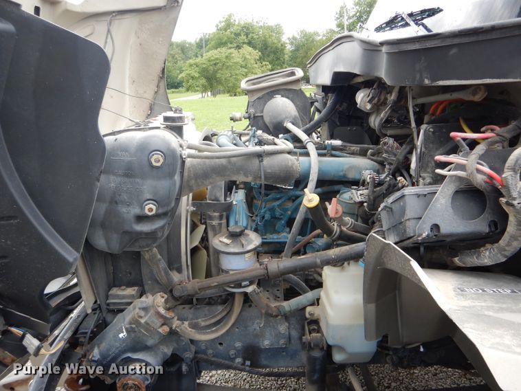 image for item DH6044 2005 International 4400 bucket truck