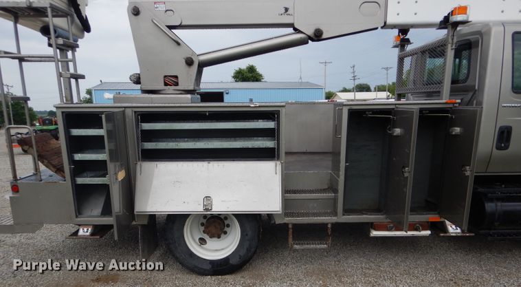 image for item DH6044 2005 International 4400 bucket truck